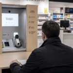 Cabine téléconsultation médecin Tessan : avis en pharmacie, écran et caméra.